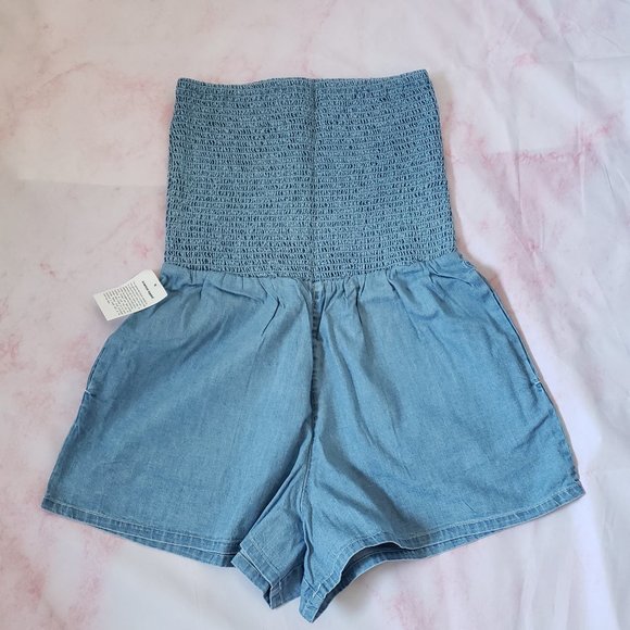 NWT AA Smocked Denim Romper. S/M - Picture 6 of 8
